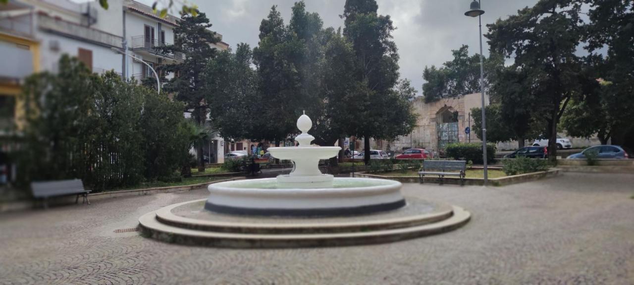 Piazza Vittoria Apartment Carini Buitenkant foto